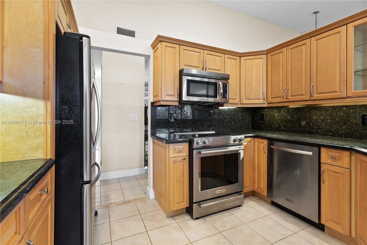 3709 Alcantara Ave, Unit A-83, Doral, FL 33178 Photo