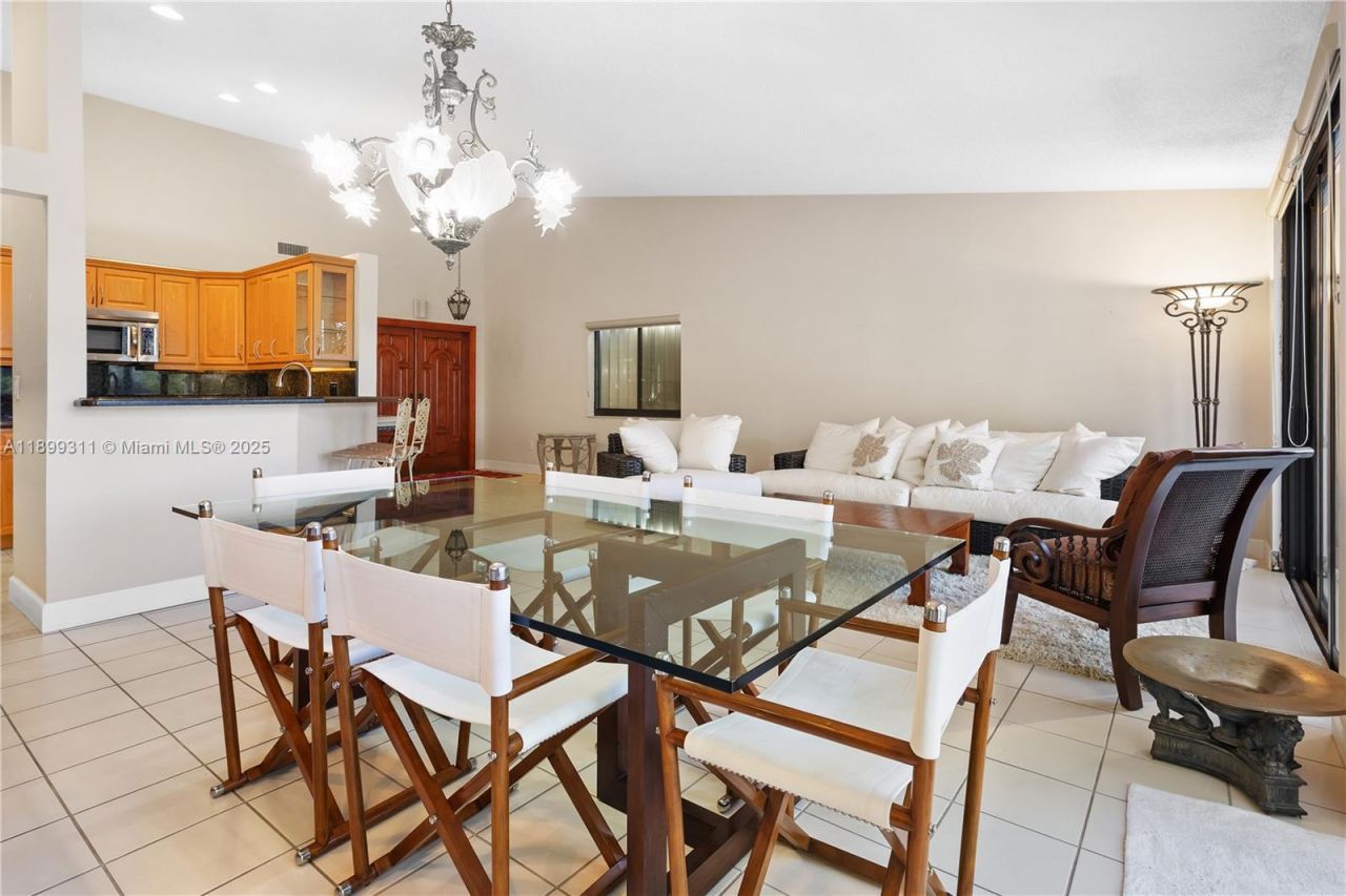 3709 Alcantara Ave, Unit A-83, Doral, FL 33178 Photo