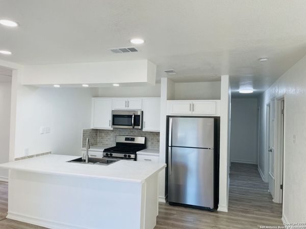 203 Lynhaven, San Antonio, TX 78220