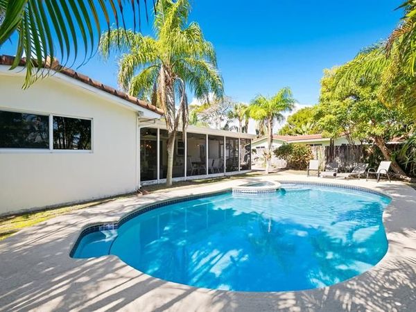 806 SE 9th Avenue, Deerfield Beach, FL 33441