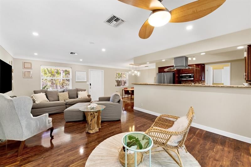 806 SE 9th Avenue, Deerfield Beach, FL 33441 Photo