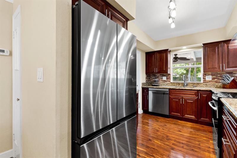 806 SE 9th Avenue, Deerfield Beach, FL 33441 Photo