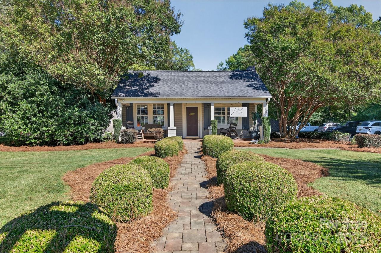 19428 Zion Avenue Cornelius, NC 28031