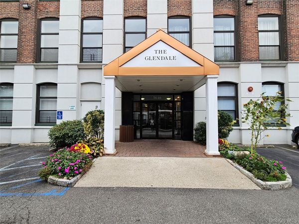 76-18 69th Place, Unit 3K, Glendale, NY 11385