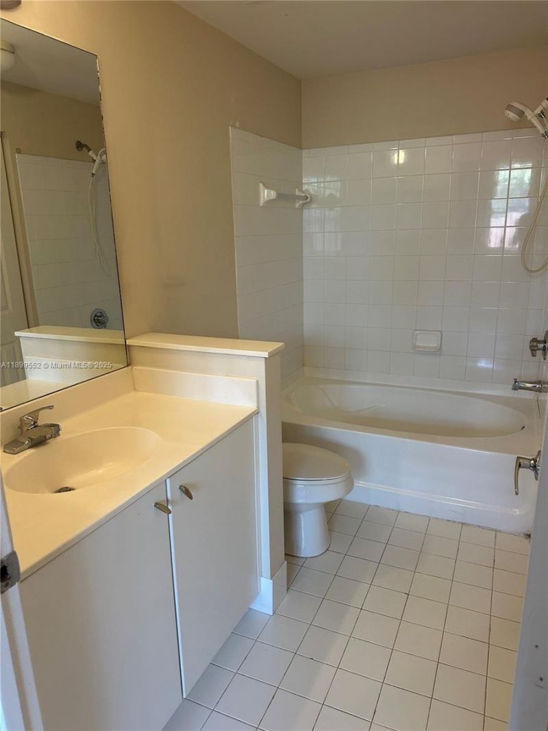 5840 W Sample Rd, Unit 306, Coral Springs, FL 33067 Photo