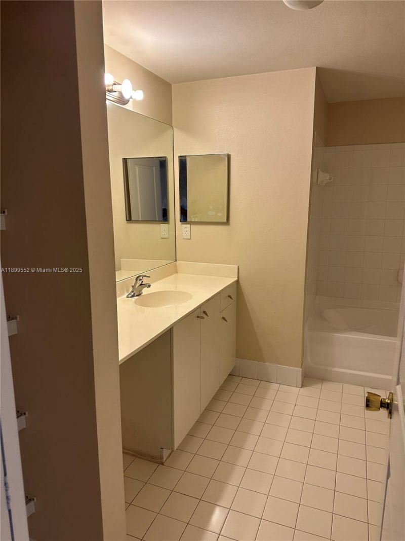5840 W Sample Rd, Unit 306, Coral Springs, FL 33067 Photo