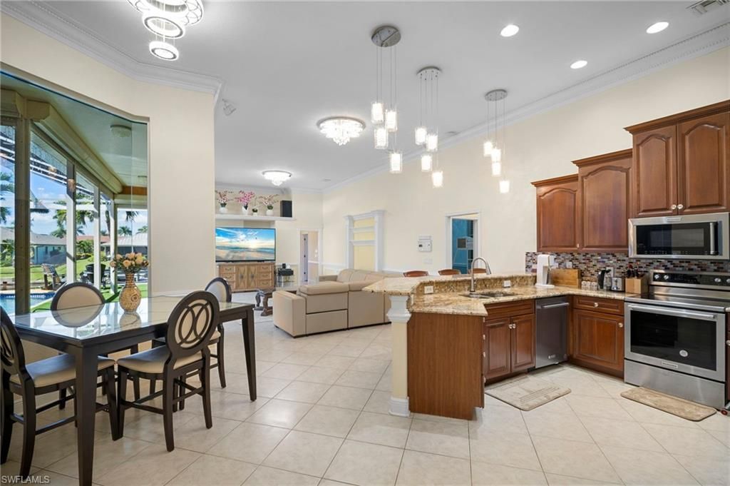 5024 SW 8th Pl, Cape Coral, FL 33914 Photo