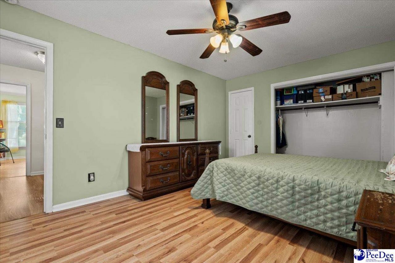 419 Chippenham Lane Photo 32