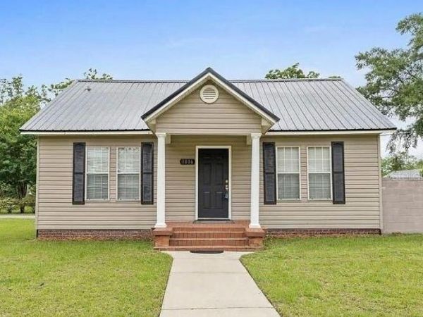 1016 10TH AVENUE, GRACEVILLE, FL 32440