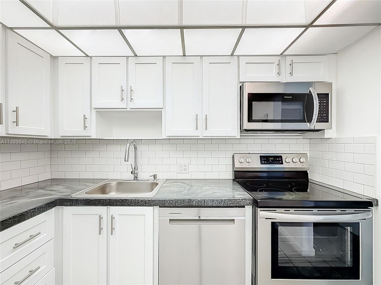 20301 W Country Club Dr, Unit 2428, Aventura, FL 33180 Photo