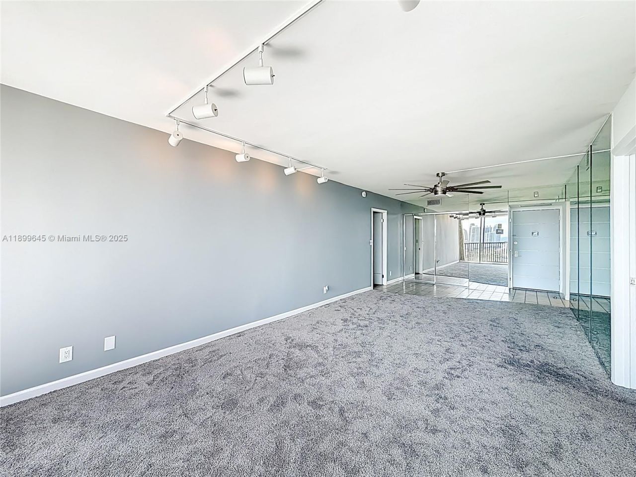 20301 W Country Club Dr, Unit 2428, Aventura, FL 33180 Photo