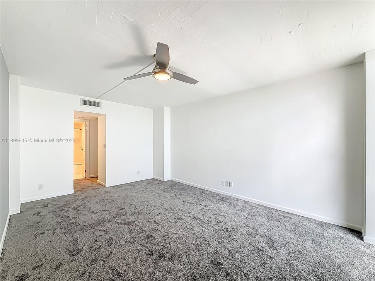 20301 W Country Club Dr, Unit 2428, Aventura, FL 33180 Photo