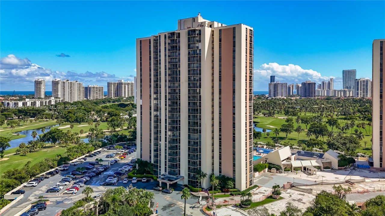 20301 W Country Club Dr, Unit 2428, Aventura, FL 33180 Photo