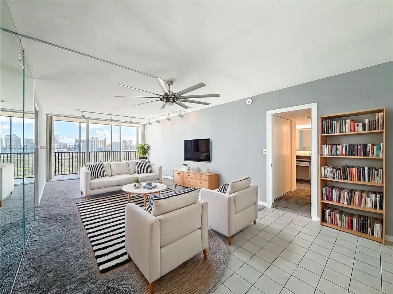 20301 W Country Club Dr, Unit 2428, Aventura, FL 33180 Photo