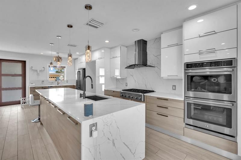 2212 NE 32nd Avenue, Fort Lauderdale, FL 33305 Photo