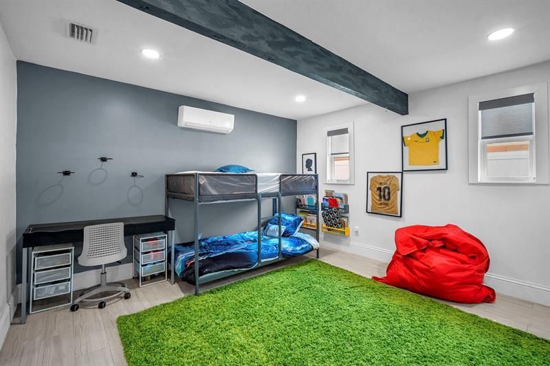 2212 NE 32nd Avenue, Fort Lauderdale, FL 33305 Photo