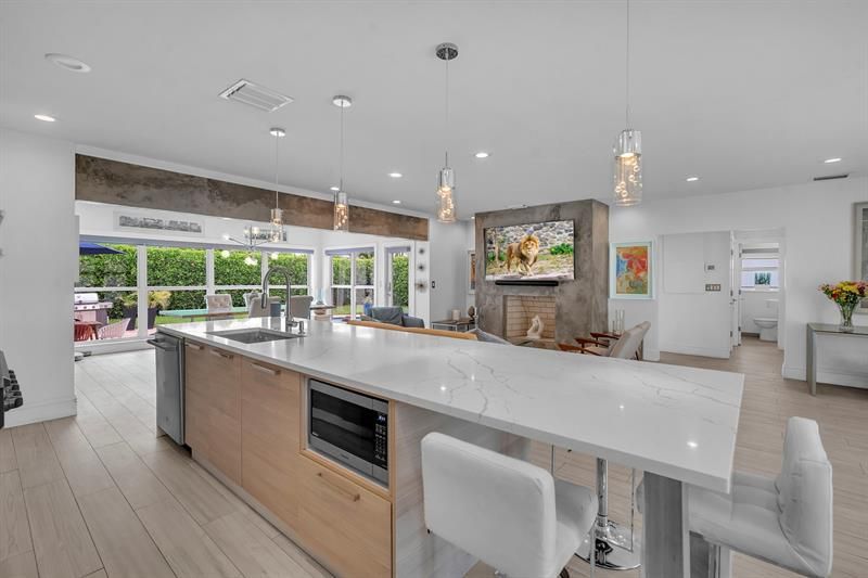 2212 NE 32nd Avenue, Fort Lauderdale, FL 33305 Photo