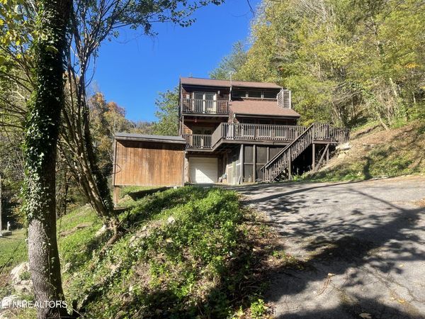 592 BARREN CREEK Rd, New Tazewell, TN 37825