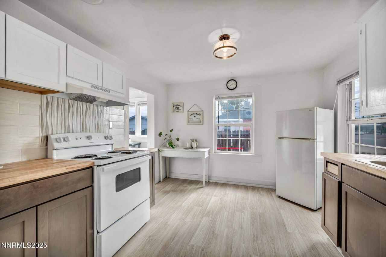 240 S Center Street, Yerington, NV 89447 Photo