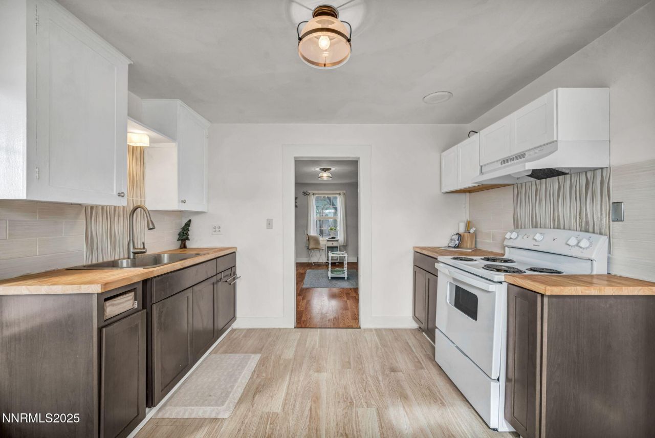 240 S Center Street, Yerington, NV 89447 Photo