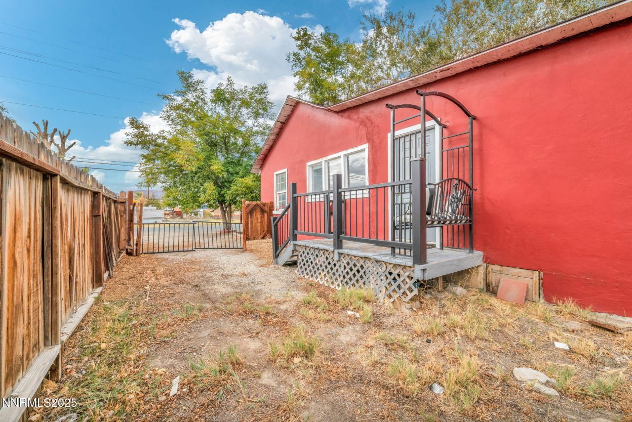 240 S Center Street, Yerington, NV 89447 Photo