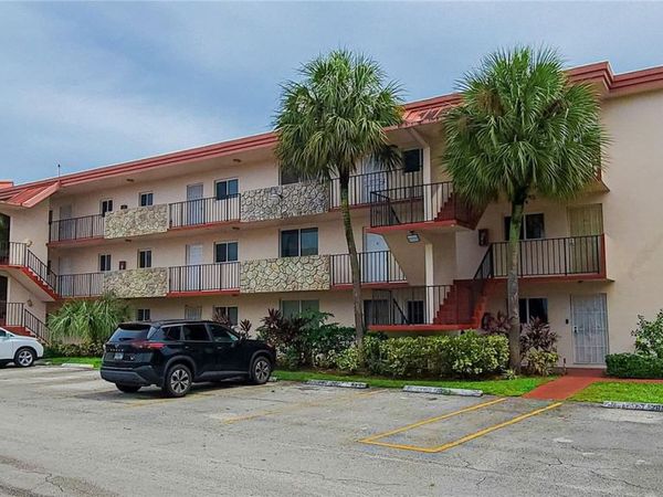 1080 Del Lago Cir, Unit 201, Sunrise, FL 33313