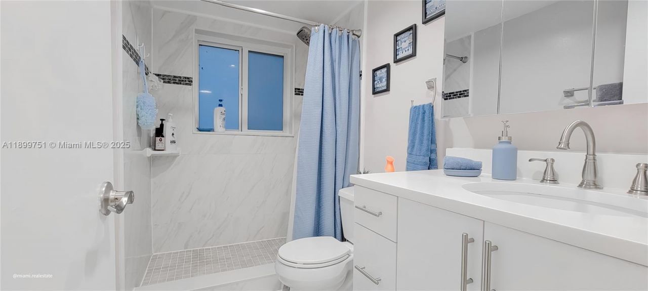 1080 Del Lago Cir, Unit 201, Sunrise, FL 33313 Photo