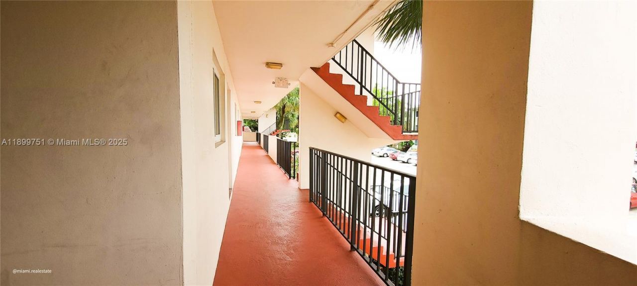 1080 Del Lago Cir, Unit 201, Sunrise, FL 33313 Photo