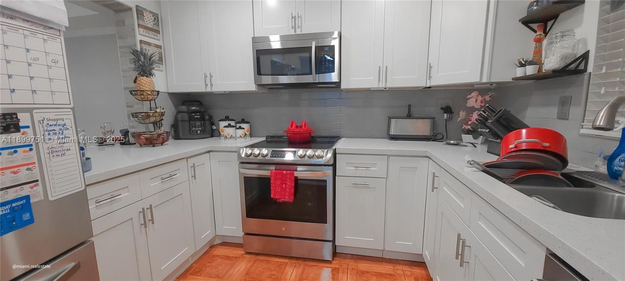 1080 Del Lago Cir, Unit 201, Sunrise, FL 33313 Photo