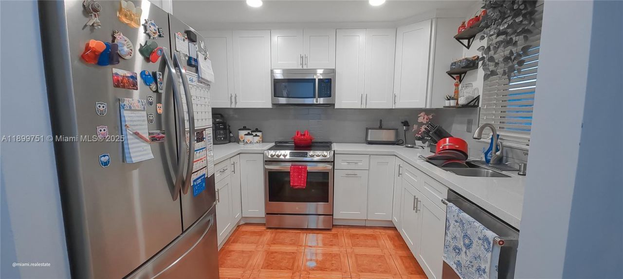 1080 Del Lago Cir, Unit 201, Sunrise, FL 33313 Photo