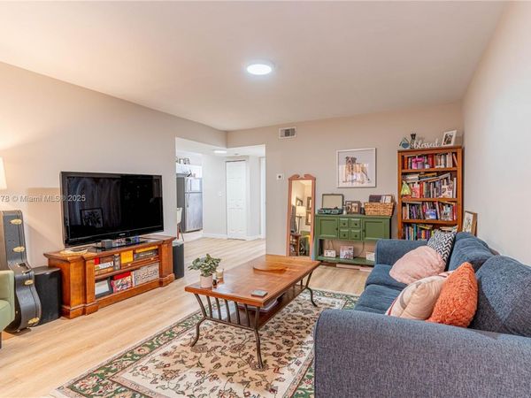 2921 SW 10th St, Unit 26, Miami, FL 33135