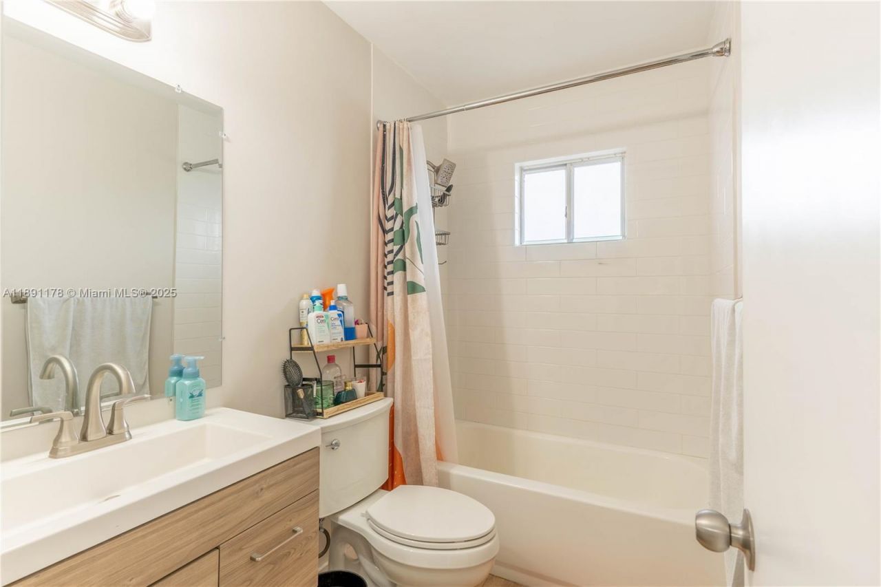 2921 SW 10th St, Unit 26, Miami, FL 33135 Photo