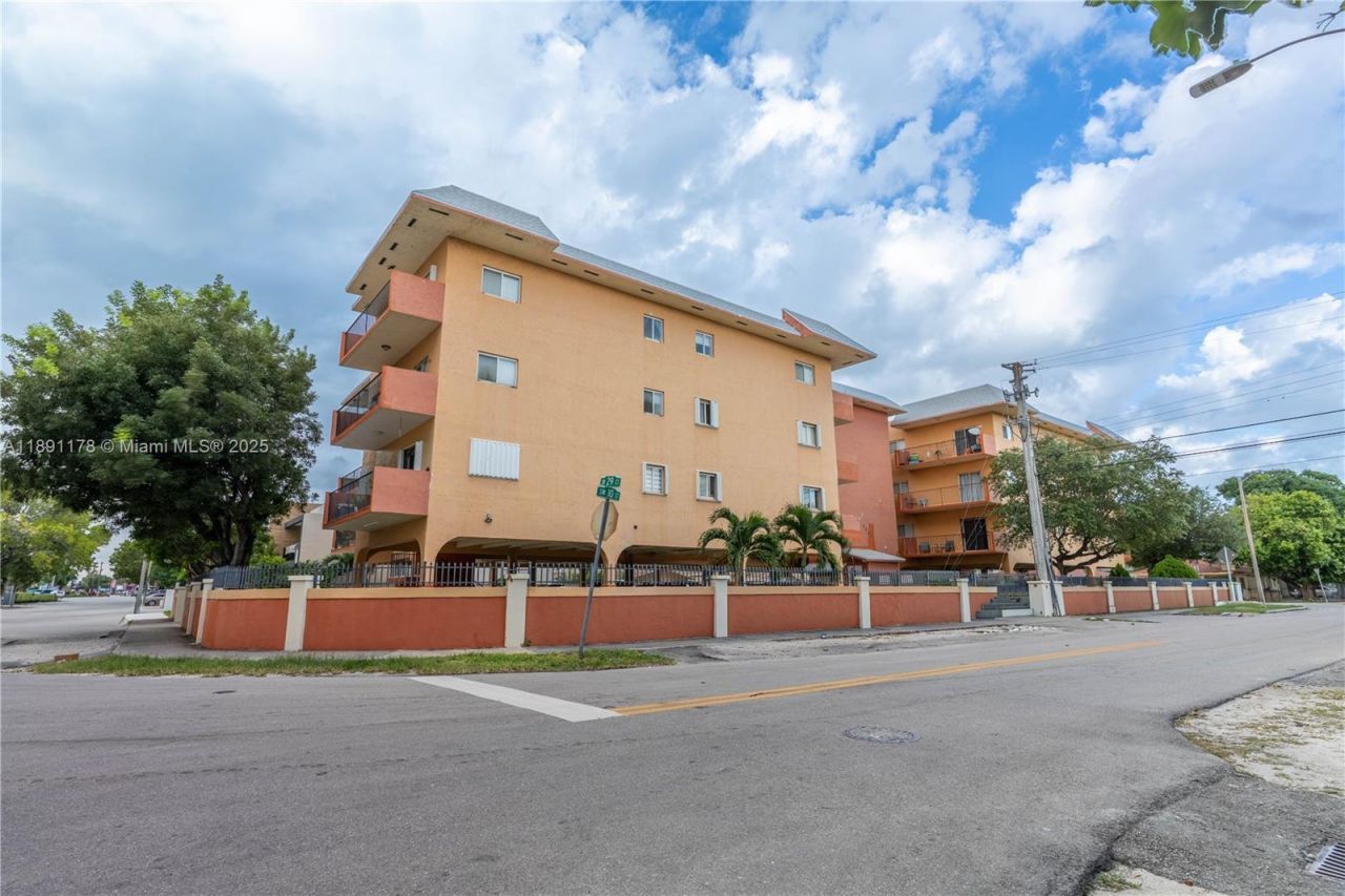 2921 SW 10th St, Unit 26, Miami, FL 33135 Photo