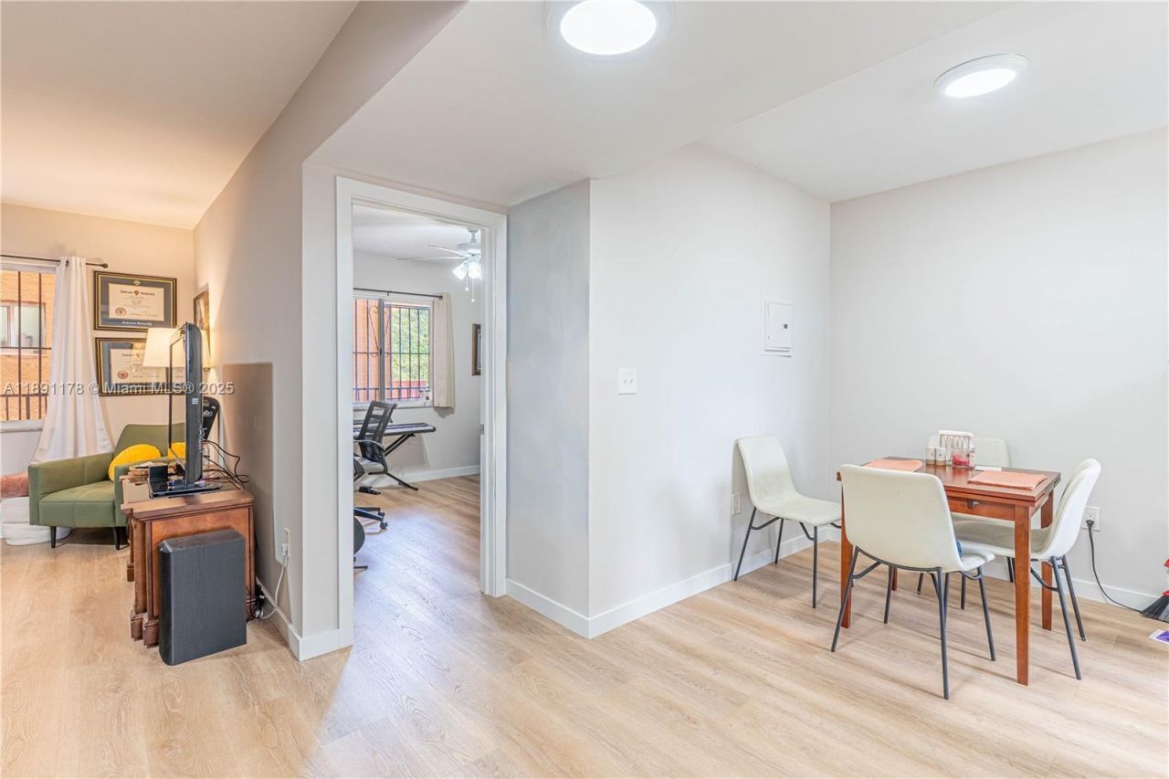 2921 SW 10th St, Unit 26, Miami, FL 33135 Photo