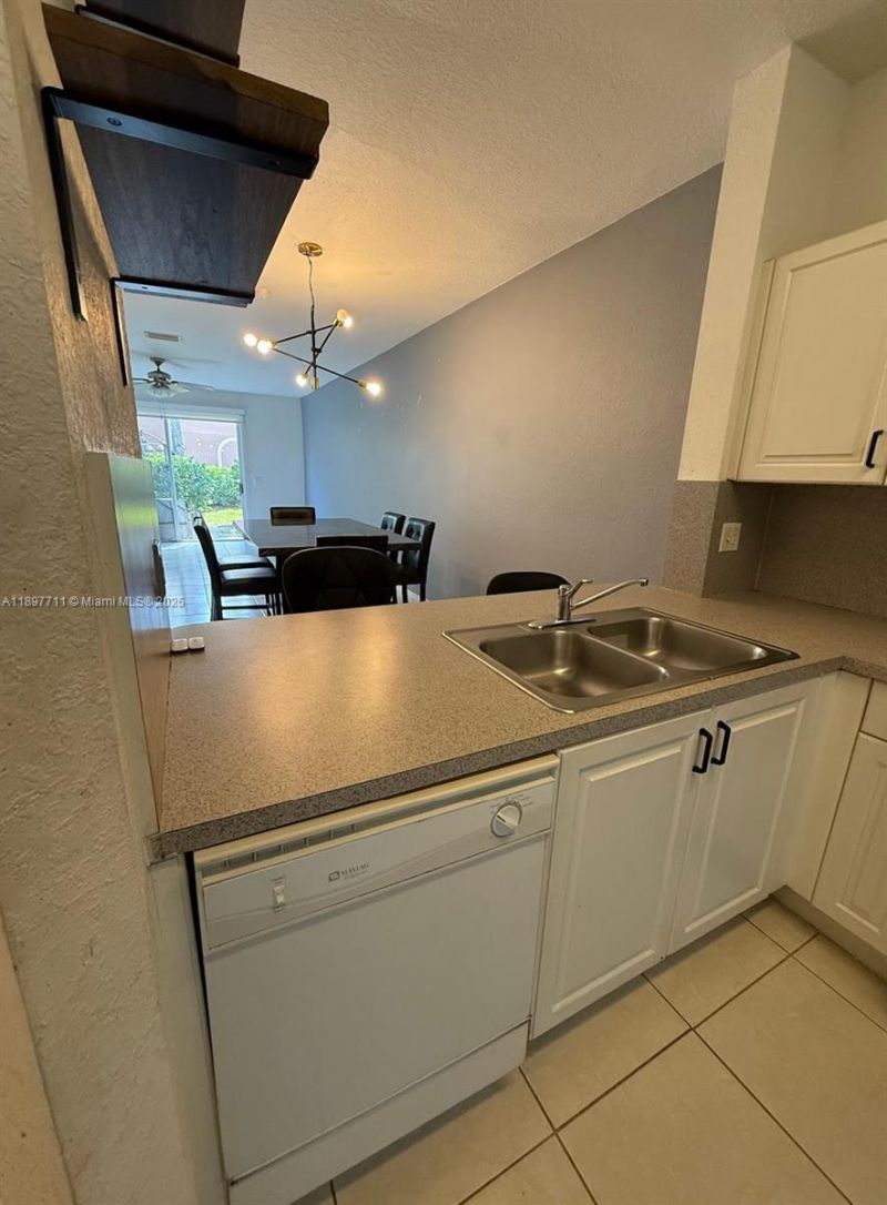 7802 Catalina Cir, Tamarac, FL 33321 Photo