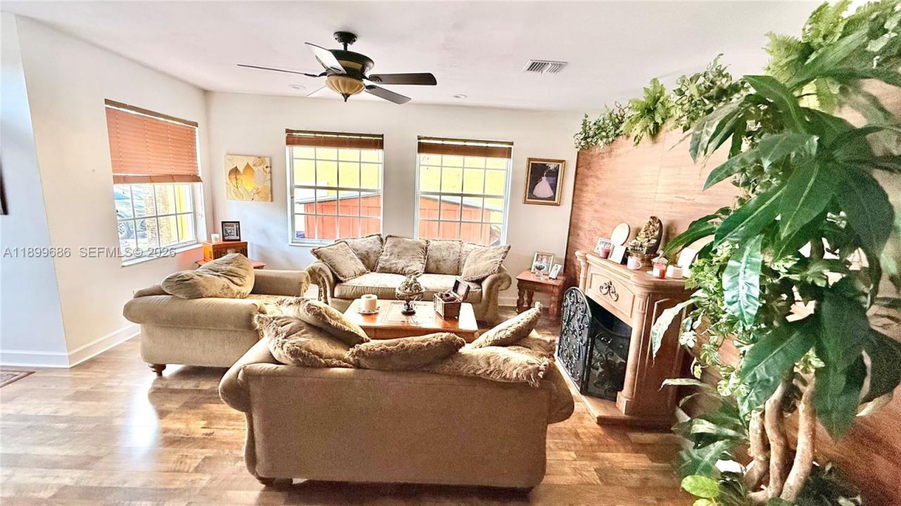 2271 NW 159th Ave, Pembroke Pines, FL 33028 Photo