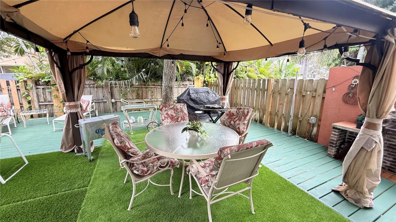 2271 NW 159th Ave, Pembroke Pines, FL 33028 Photo