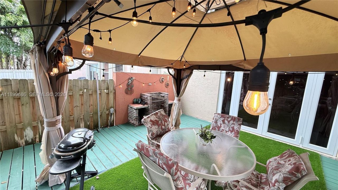 2271 NW 159th Ave, Pembroke Pines, FL 33028 Photo