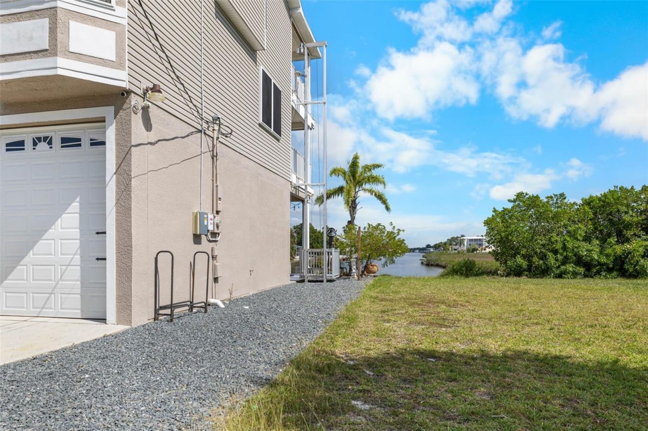 3280 Gulf Winds Circle, Hernando Beach, FL 34607 Photo