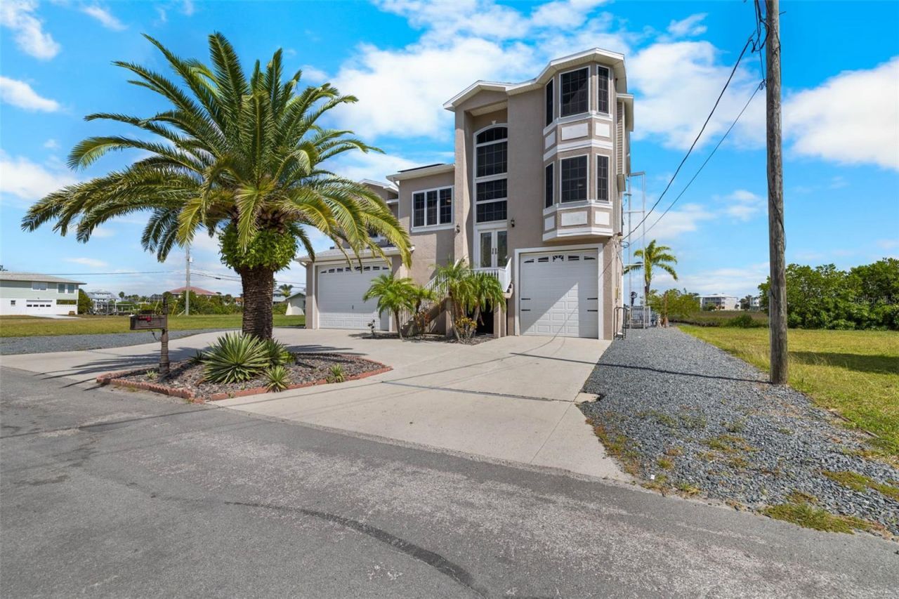 3280 Gulf Winds Circle, Hernando Beach, FL 34607 Photo