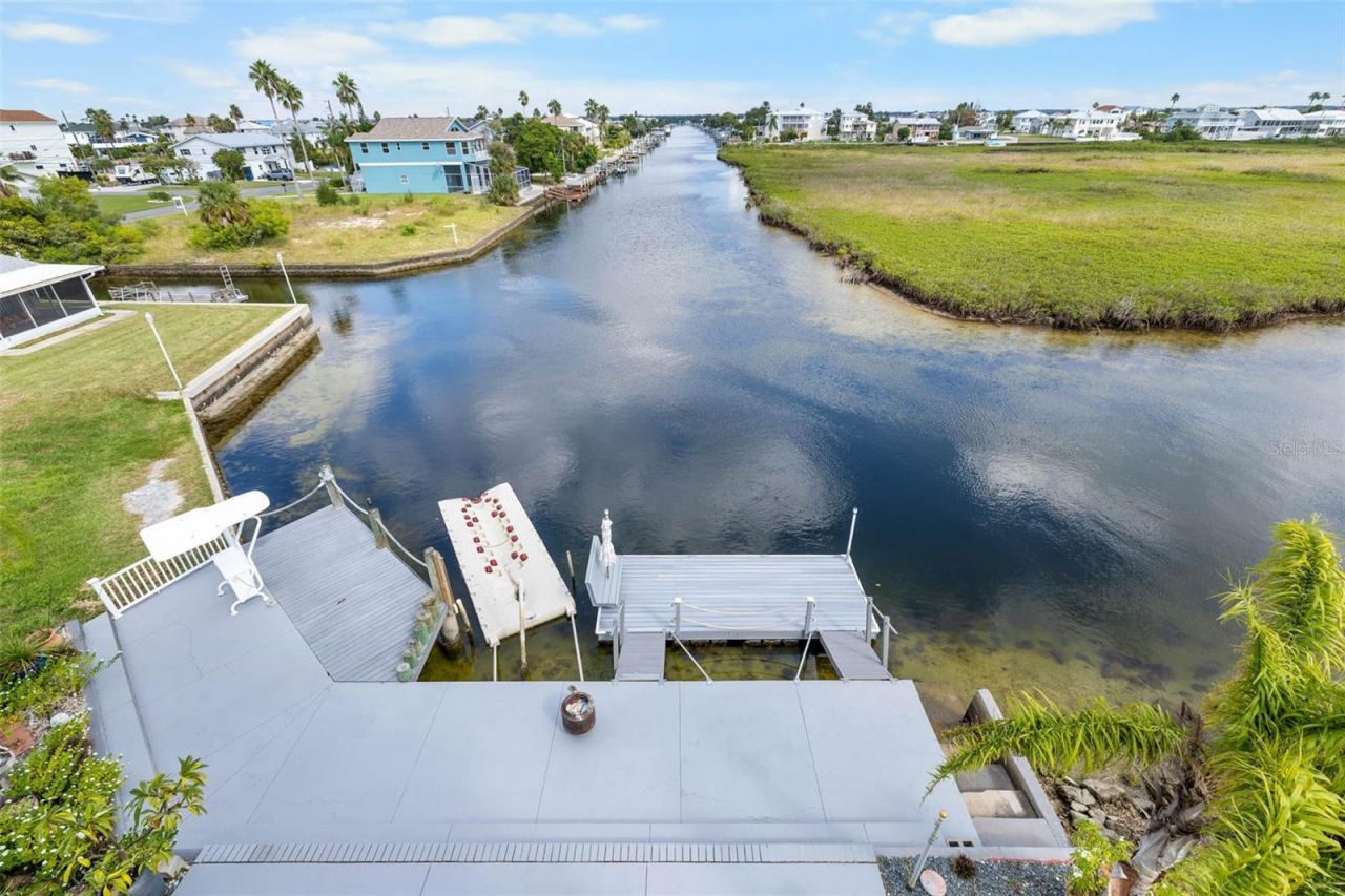 3280 Gulf Winds Circle, Hernando Beach, FL 34607 Photo