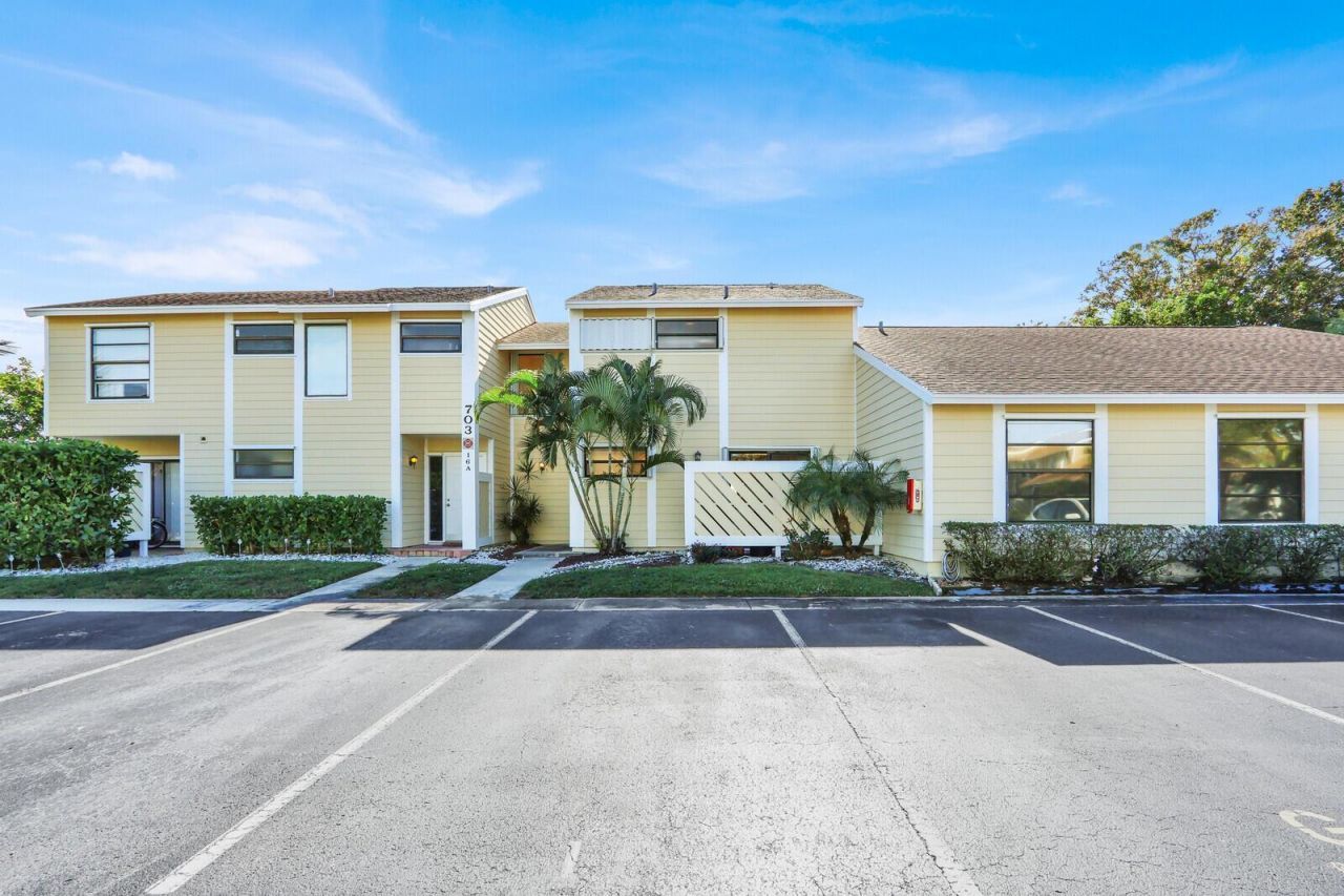 703 Stonewood Court, Unit 16b, Jupiter, FL 33458 Photo