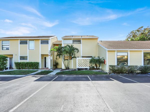 703 Stonewood Court, Unit 16b, Jupiter, FL 33458