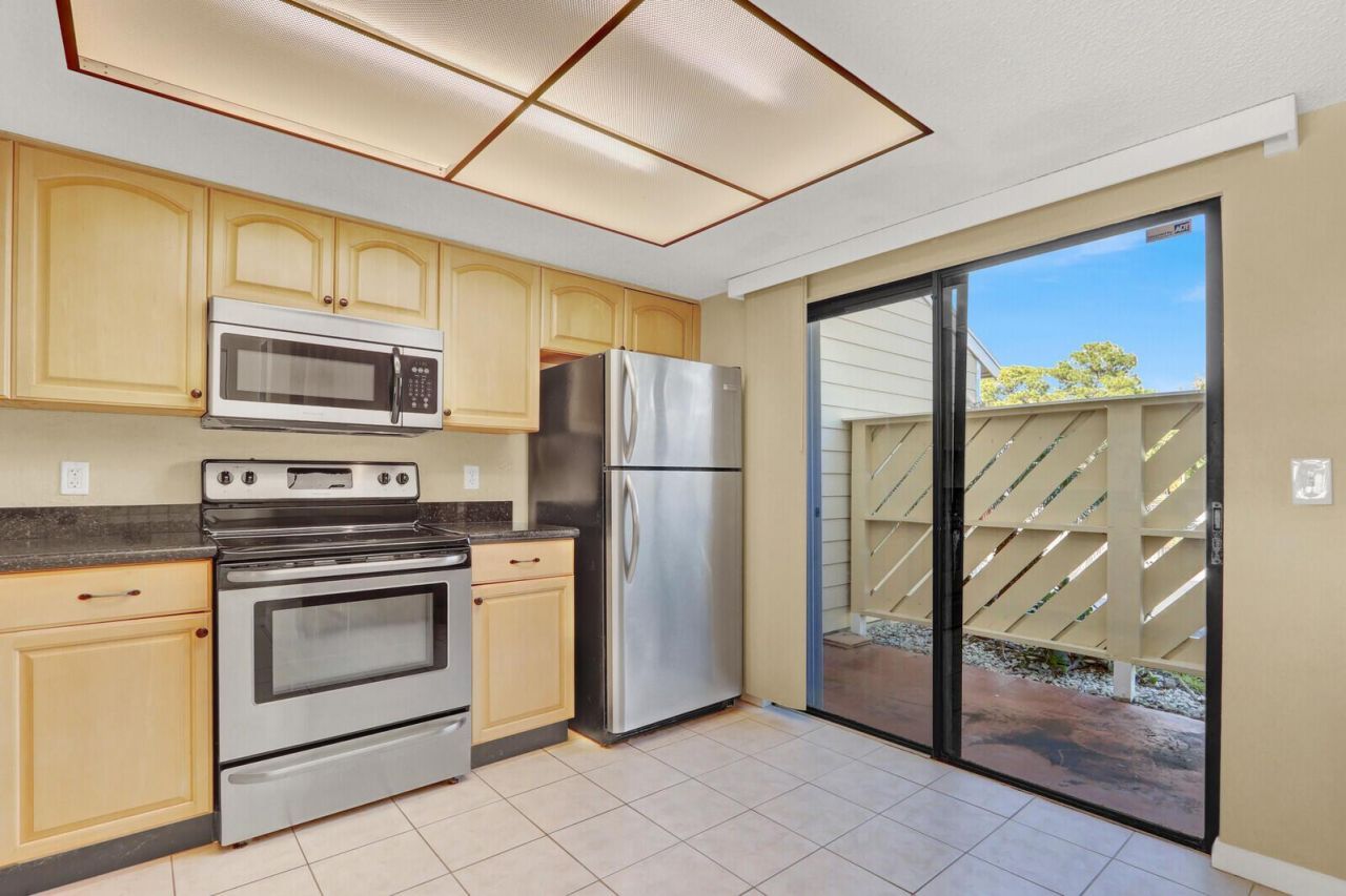 703 Stonewood Court, Unit 16b, Jupiter, FL 33458 Photo