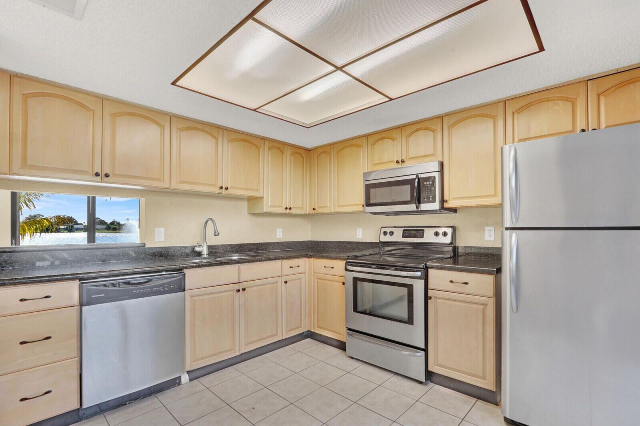 703 Stonewood Court, Unit 16b, Jupiter, FL 33458 Photo