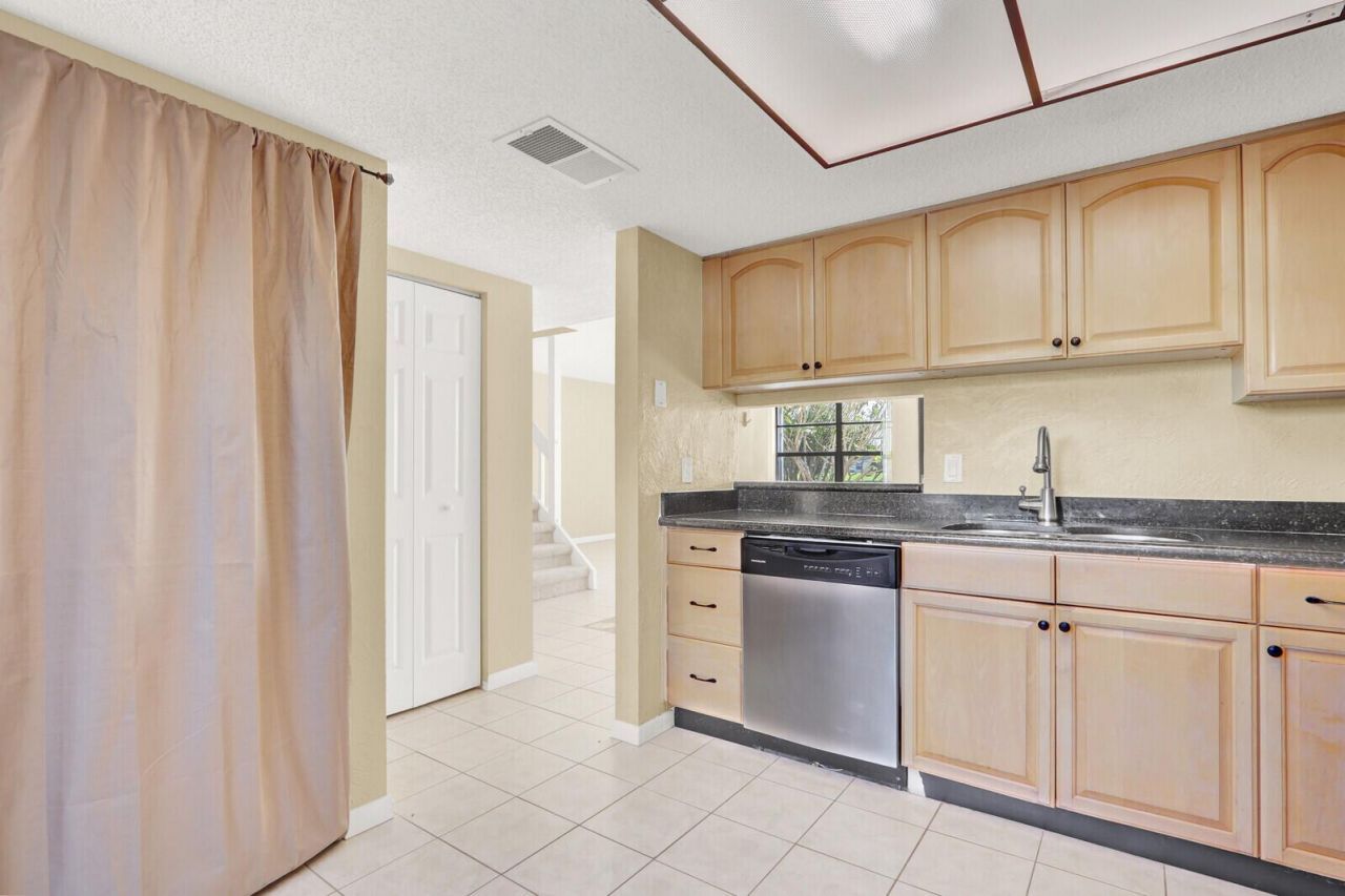 703 Stonewood Court, Unit 16b, Jupiter, FL 33458 Photo