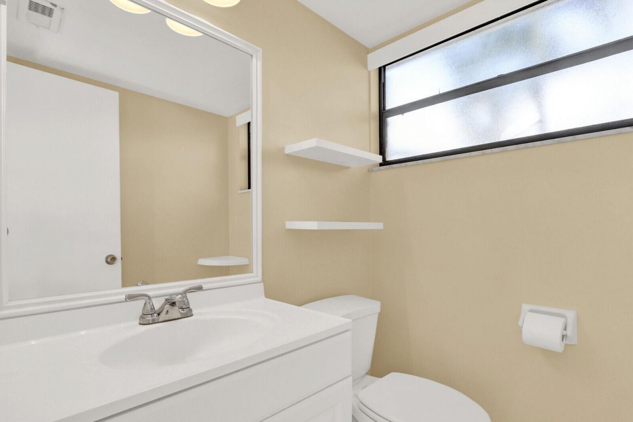 703 Stonewood Court, Unit 16b, Jupiter, FL 33458 Photo