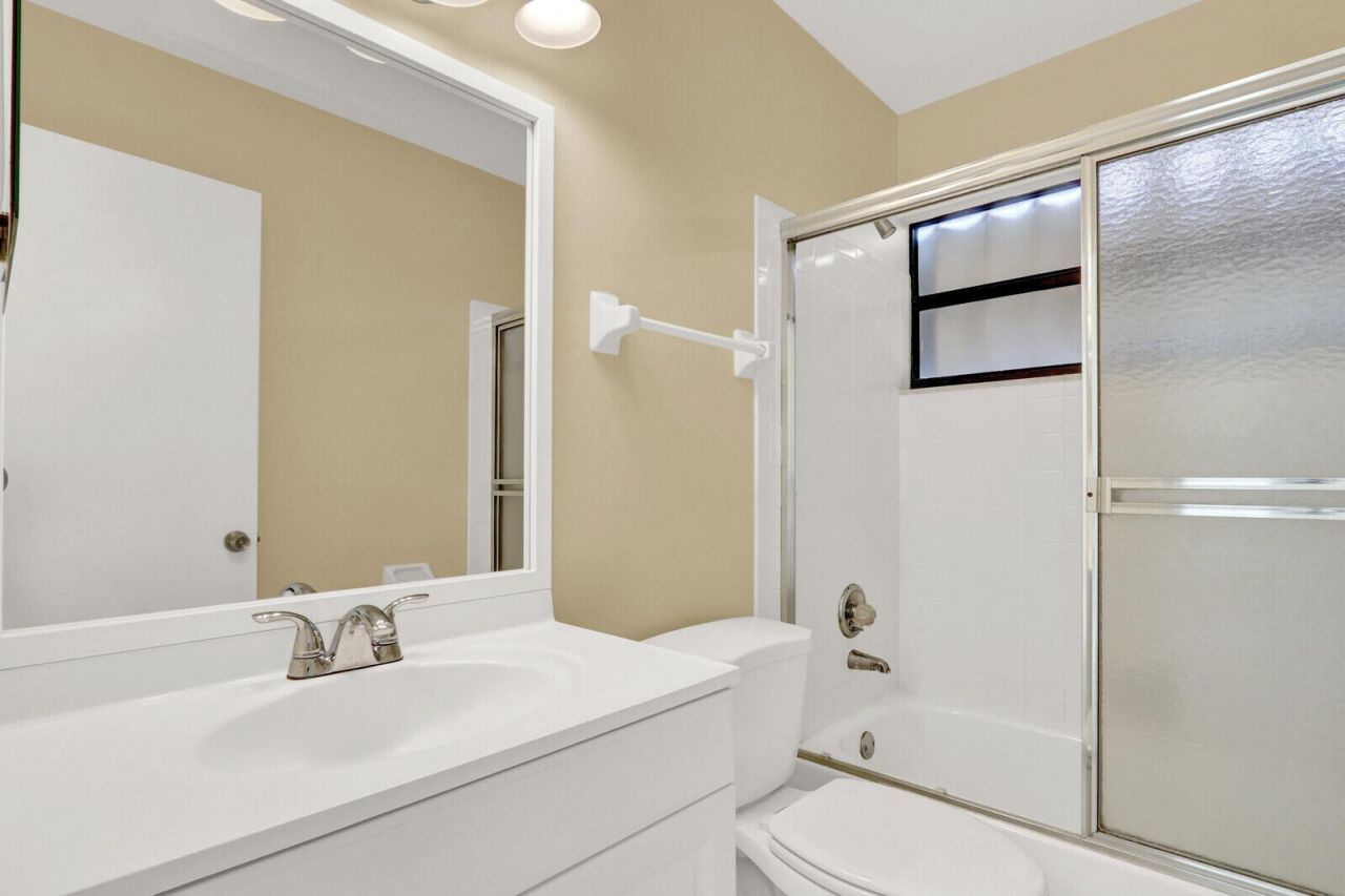 703 Stonewood Court, Unit 16b, Jupiter, FL 33458 Photo