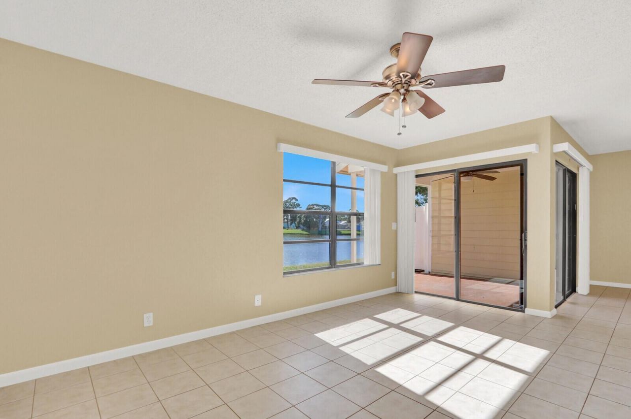 703 Stonewood Court, Unit 16b, Jupiter, FL 33458 Photo