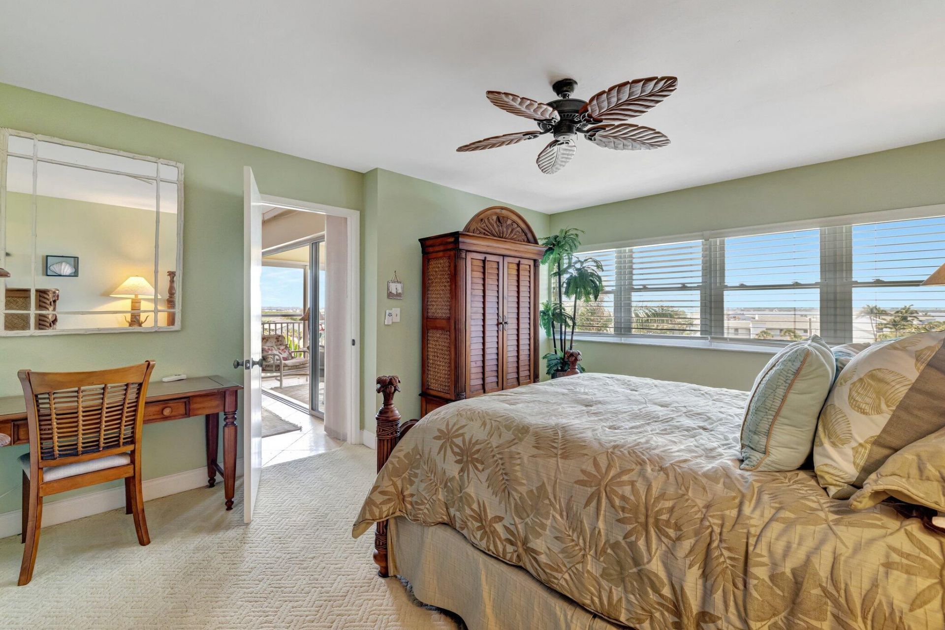 1555 NE Ocean Boulevard, Unit 402, Stuart, FL 34996 Photo